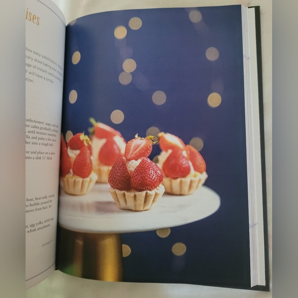 The Unofficial Disney Parks Cookbook - Picture 6 of 10